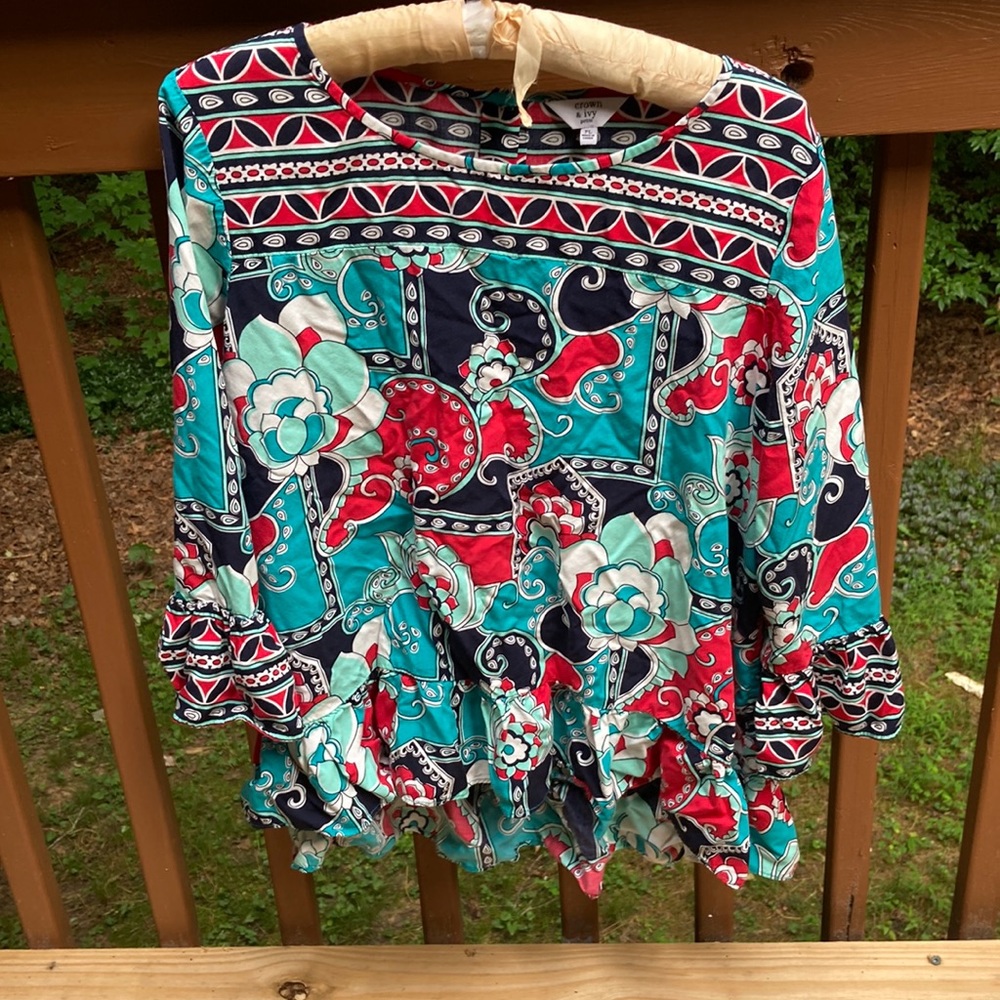 Crown & Ivy green and black blouse